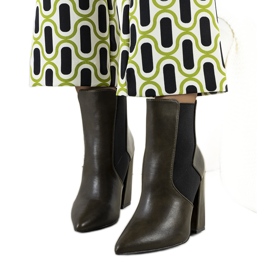 Botas verdes do Chelsea no poste Hamilt