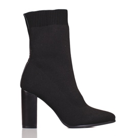 Botas femininas ajustadas no poste preto Shelovet Botas femininas ajustadas no poste preto Shelovet