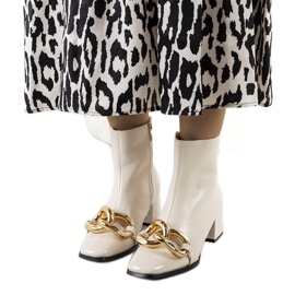 Bota Milanel bege de couro envernizado