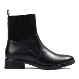 Botins slip-on com salto plano preto
