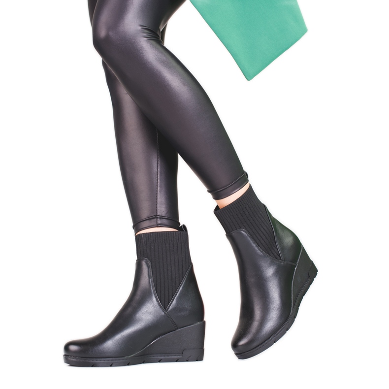 Botas slip-on na cunha Shelovet preto