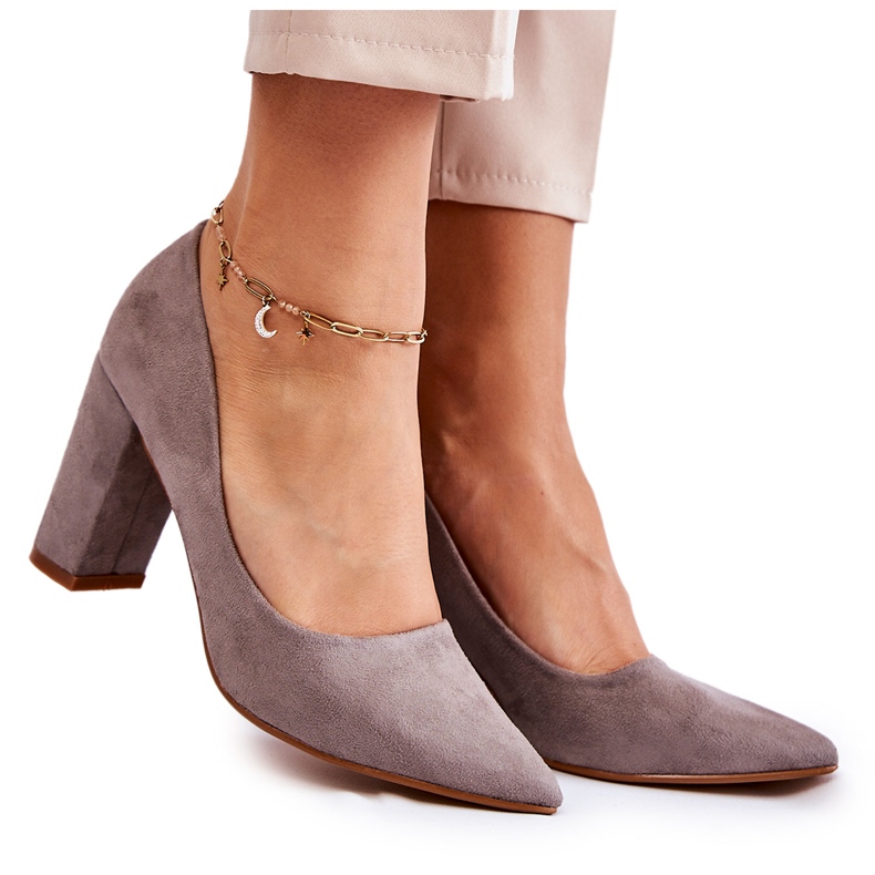 PS1 Sapatos de camurça clássicos em um salto Kendra cinza PS1 Sapatos de camurça clássicos em um salto Kendra cinza