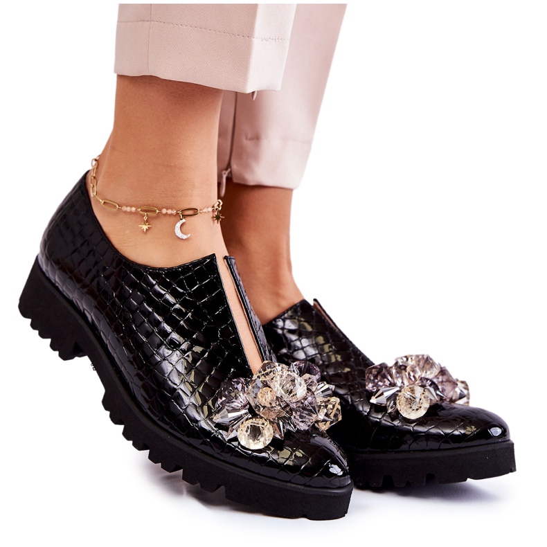 Sapatos elegantes lacados com ornamento de crocodilo Black Cindy preto