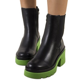 PA1 Botins pretos na plataforma verde Torrela PA1 Botins pretos na plataforma verde Torrela
