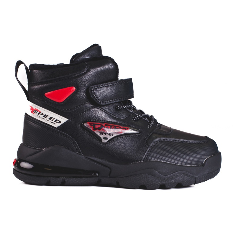 Botins pretos isolados com atacadores para menino