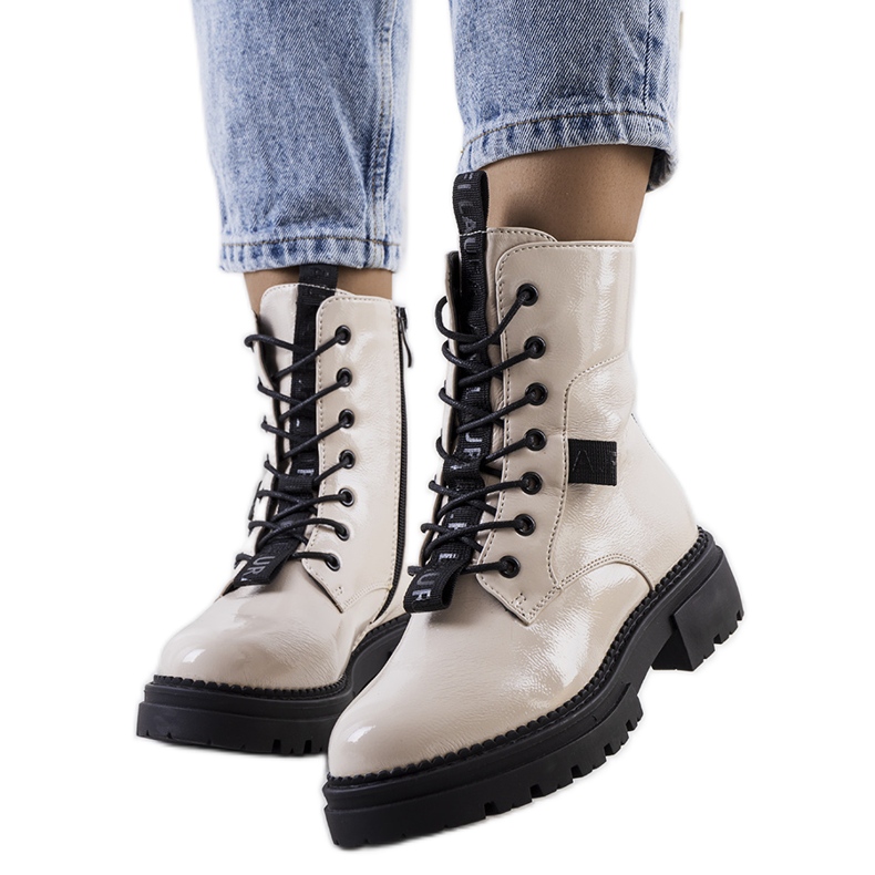 PA1 Botas laqueadas bege da Casies