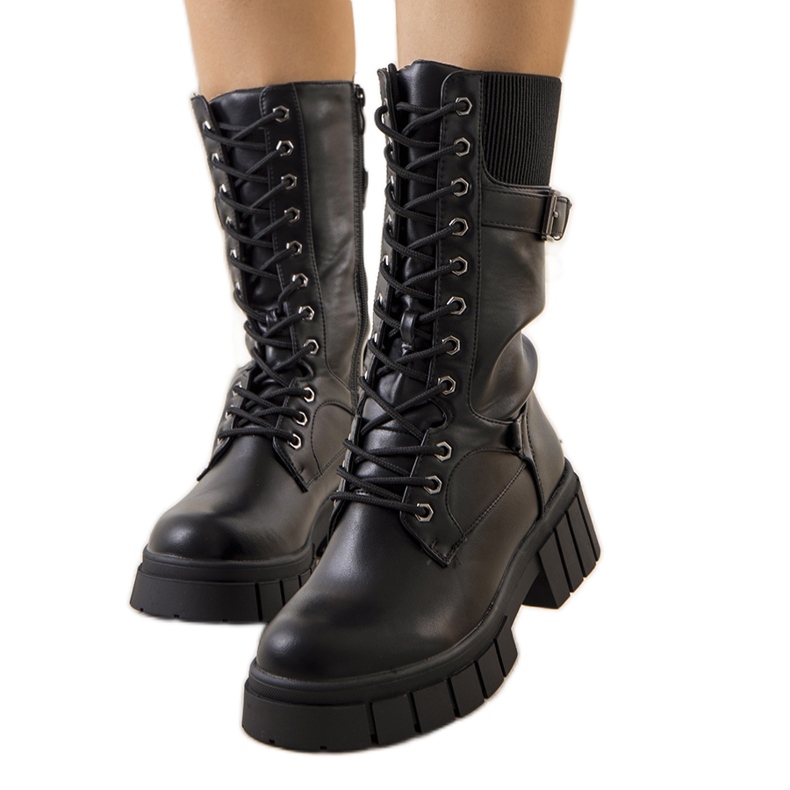 Estação de caçadores de mulheres negras preto