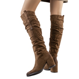 Bota cano alto de camurça marrom Neve castanho