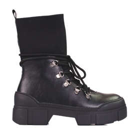 Trabalhadores de deslizamento feminino na plataforma Shelovet preto