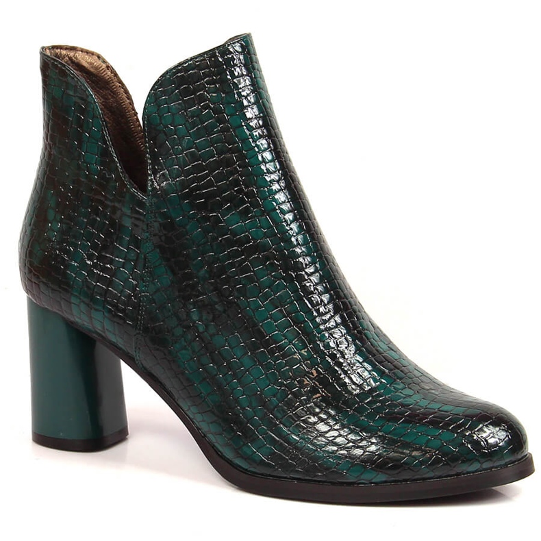 Botas femininas lacadas em um poste de croco, isolado verde Jezzi