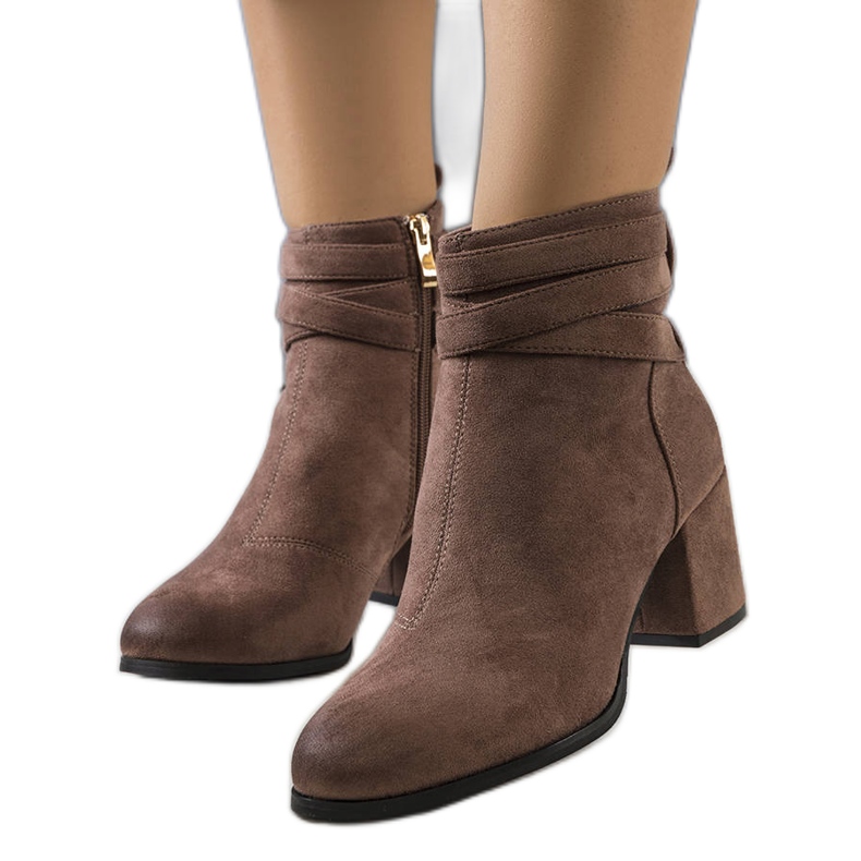 PA1 Botins castanhos no poste Fletcher