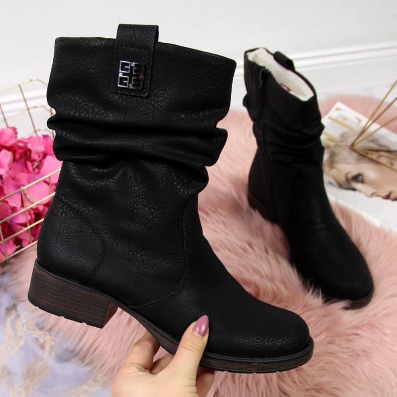 Botas femininas pretas isoladas com lã Rieker Z9583 preto