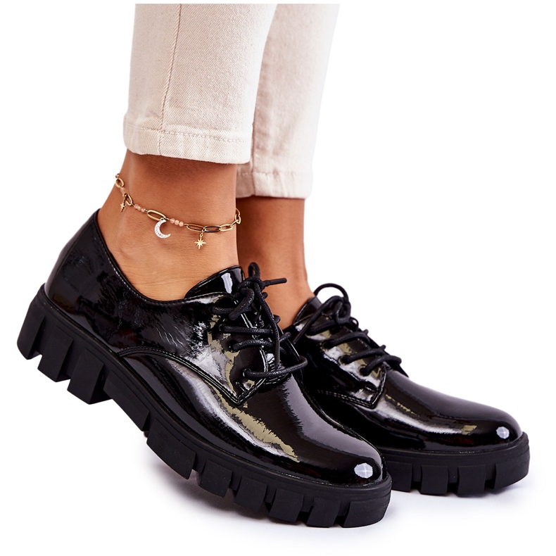 Vinceza Sapatos lacados da moda amarrados Black Gwendy preto