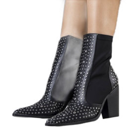 PA1 Botas pretas decoradas com tachas Orazi preto PA1 Botas pretas decoradas com tachas Orazi preto