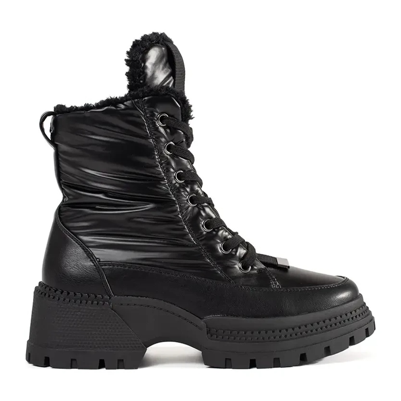 Botas de neve femininas na plataforma preto
