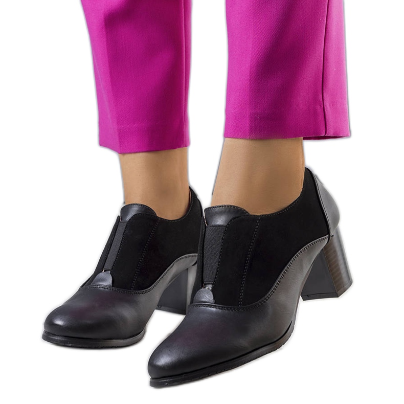 BM Sapatos pretos com cadarço no poste Corder