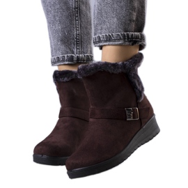 Botas isolantes castanhas no salto em cunha Capo marrom