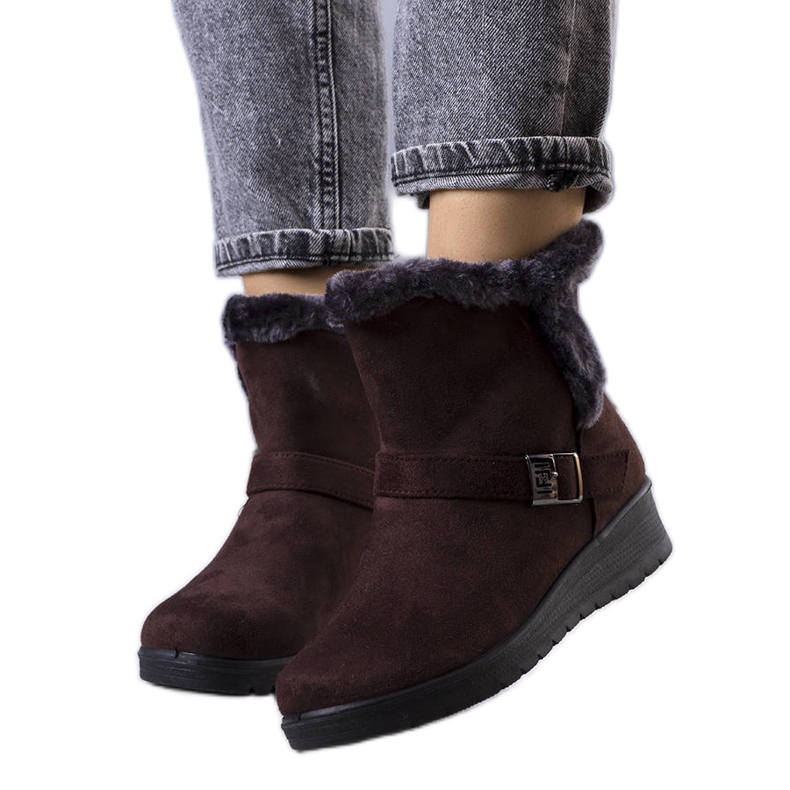 Botas isolantes castanhas no salto em cunha Capo castanho