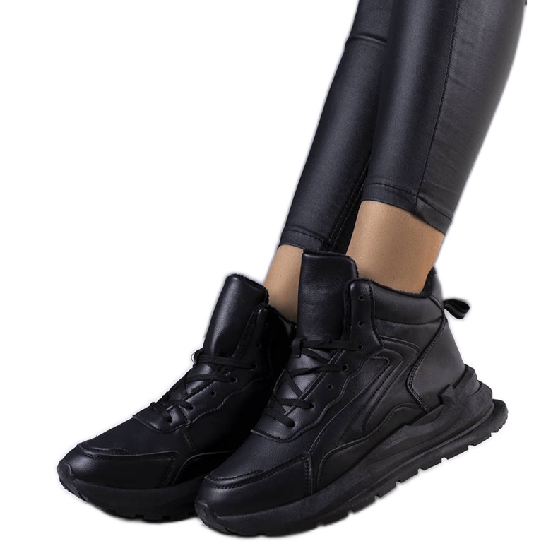 Tênis isolante preto Tasma