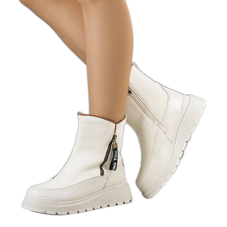 BM Botas com isolamento bege na plataforma Niklas