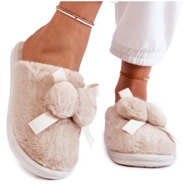 BM Chinelos femininos de pele com pompons Bege Castello BM Chinelos femininos de pele com pompons Bege Castello