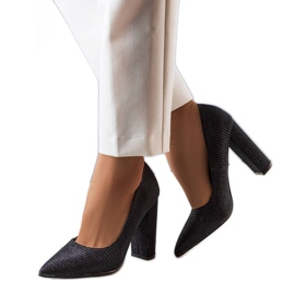 PA1 Bombas pretas no post Theiss preto PA1 Bombas pretas no post Theiss preto