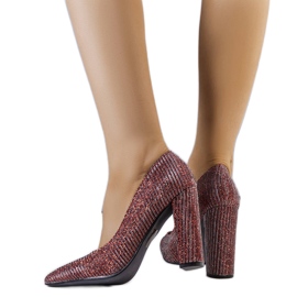 Bombas vermelhas no post Theiss vermelho Bombas vermelhas no post Theiss vermelho