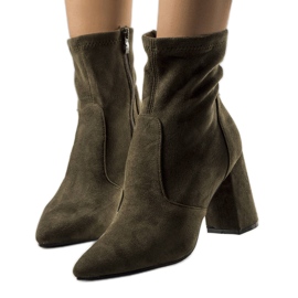 Botins verdes no poste Kensley Botins verdes no poste Kensley