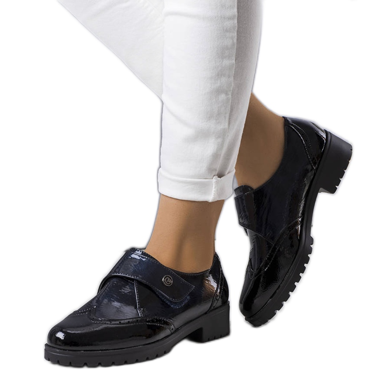 Sapato laqueado azul marinho Bateli preto