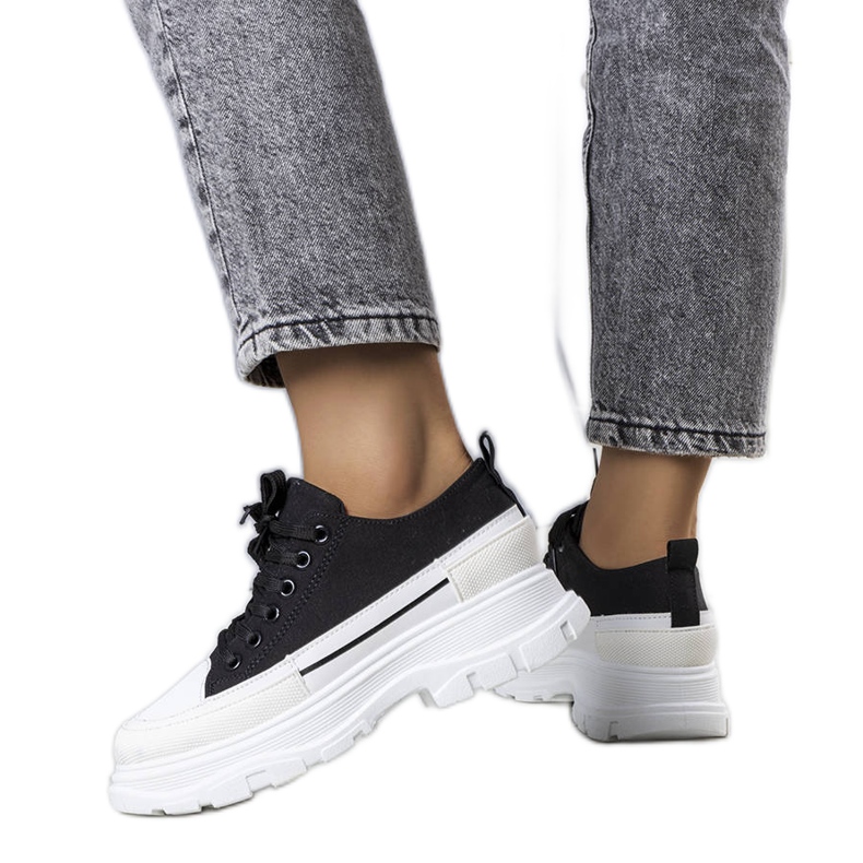 BM Tênis plataforma alta preto Lavaris.