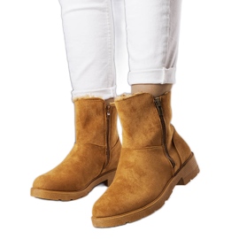 Botas isoladas castanhas Salona marrom