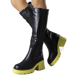 BM Botas pretas com sola verde Charla preto