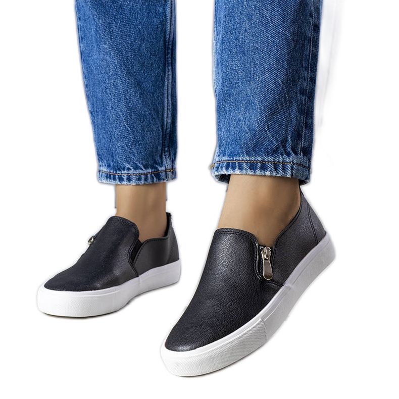 Tênis preto de couro ecológico Denain.