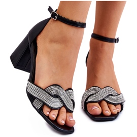 PA1 Sandália Salto Baixo Com Strass Preto Monra