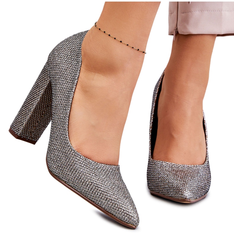 PA1 Sapatos brilhantes no salto prateado e dourado Elmira castanho prata
