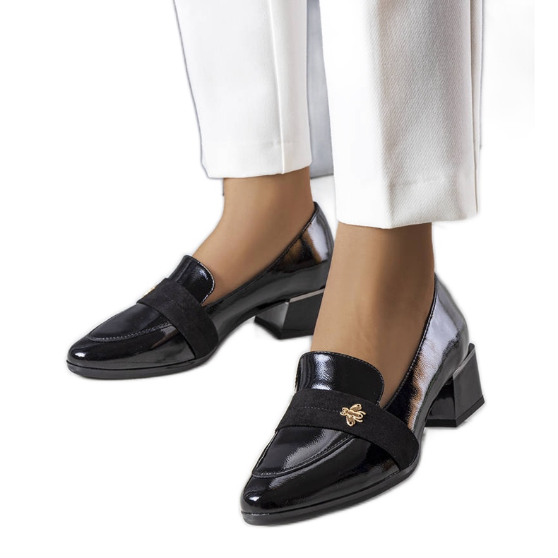 Sapato preto Vinceza de couro envernizado