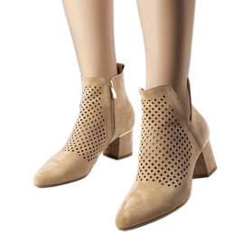 BM Ankle boot bege com recortes, Bernadette