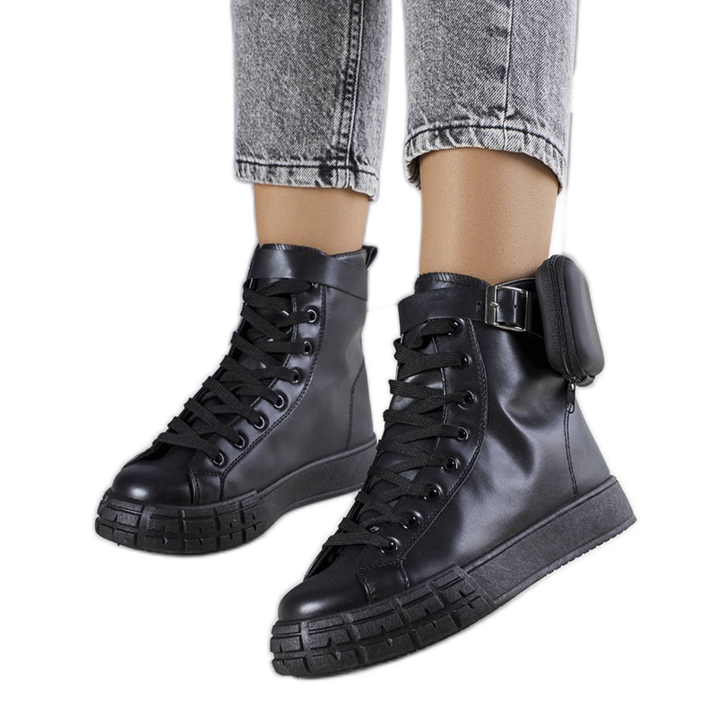 Botins pretos com saqueta Willie