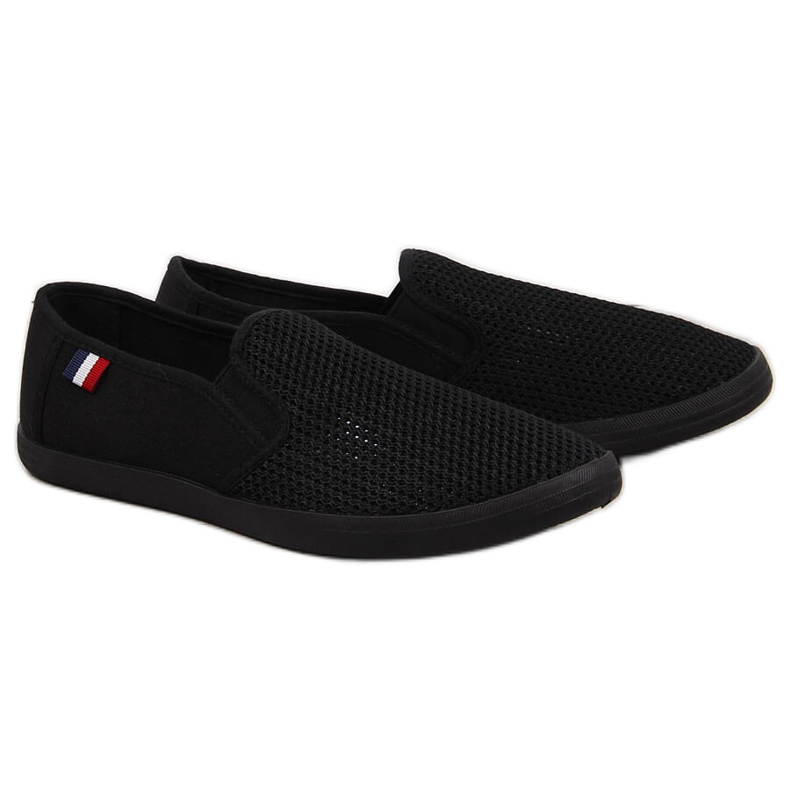 Tênis slip-on preto vazado masculino NEWS