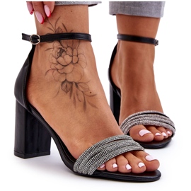 Sandálias elegantes com salto alto de zircônia cúbica preto Laurene Sandálias elegantes com salto alto de zircônia cúbica preto Laurene