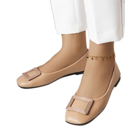 Bailarinas marrons com fivela Sheller bege