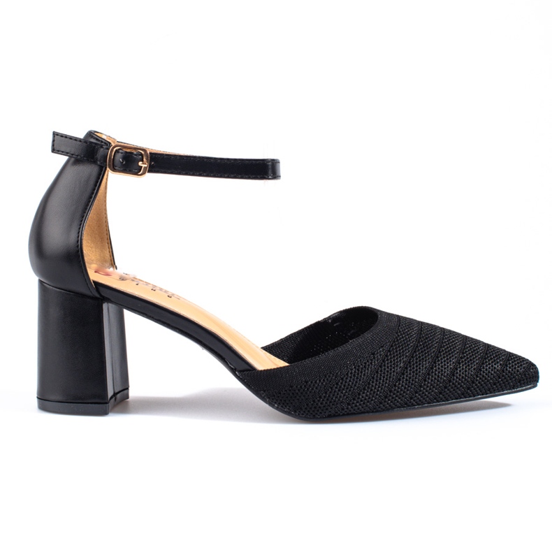 Bombas femininas Shelovet em um poste preto