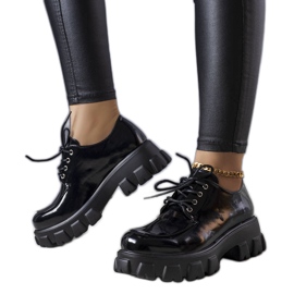 Sapato preto laqueado Lynn