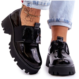 S.Barski Brogues laqueados com ornamentos preto Keily S.Barski Brogues laqueados com ornamentos preto Keily