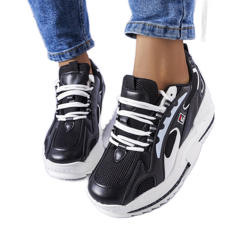 Tênis de salto preto Germain.