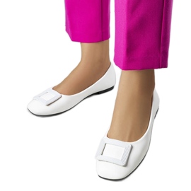 Bailarinas brancas com fivela Sheller branco