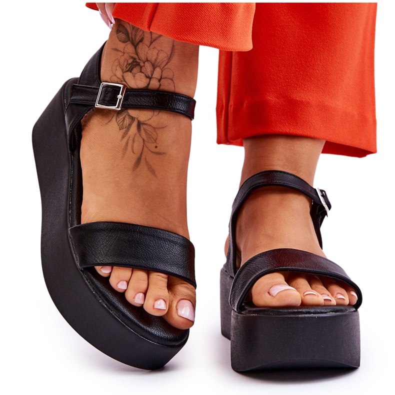 Vinceza Sandálias femininas em uma plataforma maciça preta Casen preto