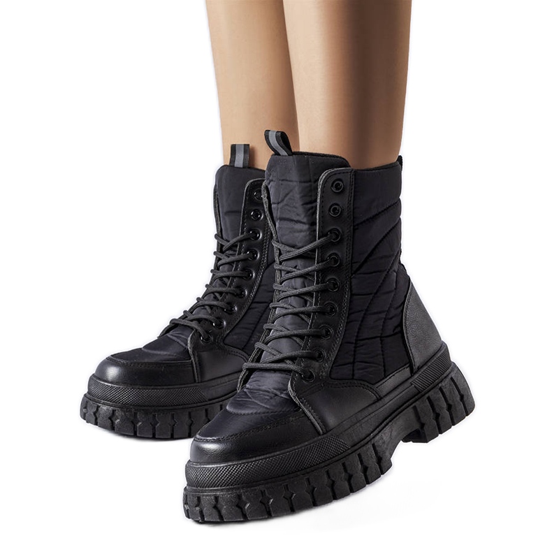 Botas de neve isoladas pretas Collin preto