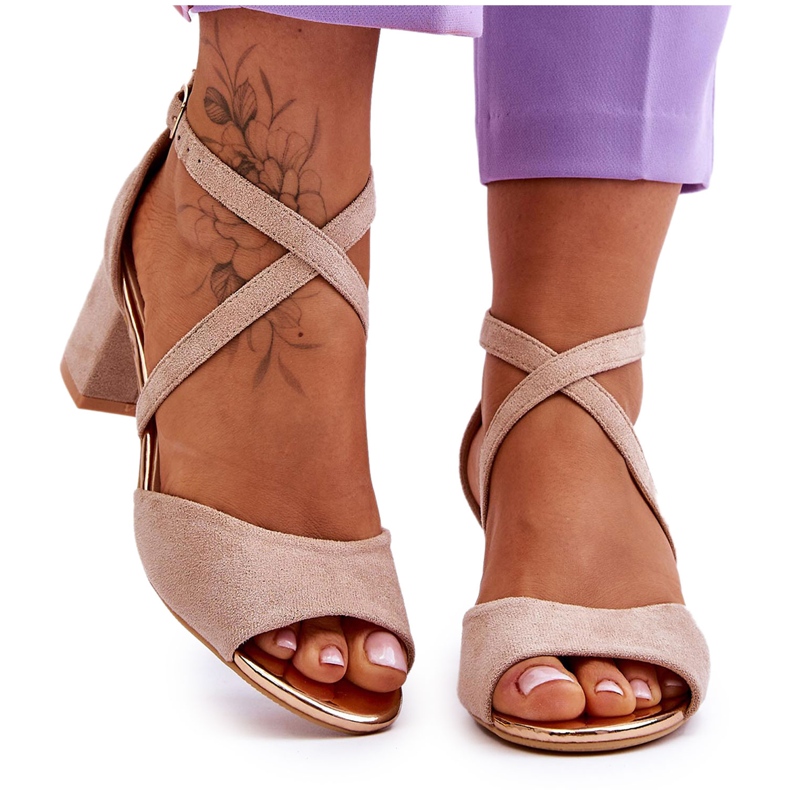 Vinceza Sandálias femininas de salto baixo bege Quinn castanho