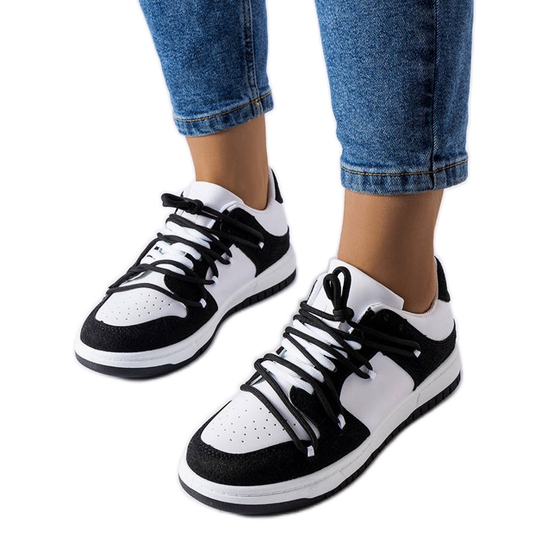 Tênis preto Hila branco